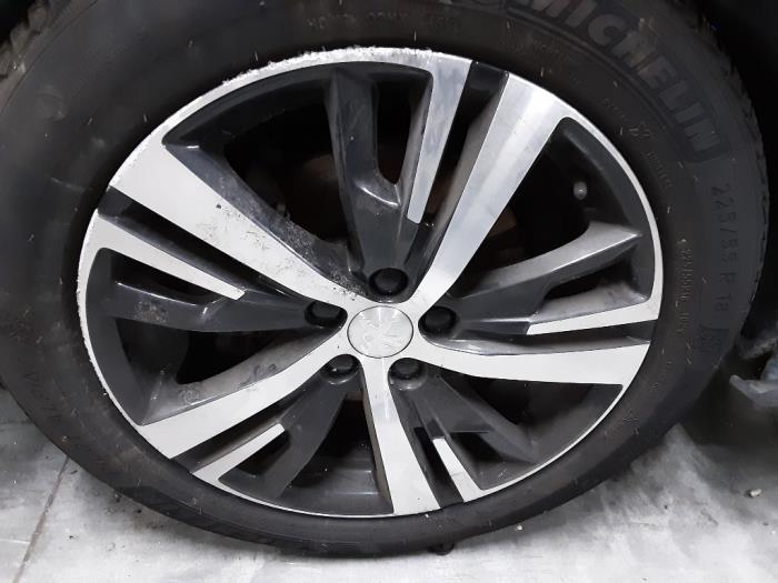 Wheel from a Peugeot 5008 II (M4/MC/MJ/MR) 1.5 BlueHDi 130 2019