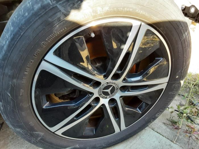 Wheel from a Mercedes-Benz C (W205) C-180d 1.6 Turbo 16V 2019