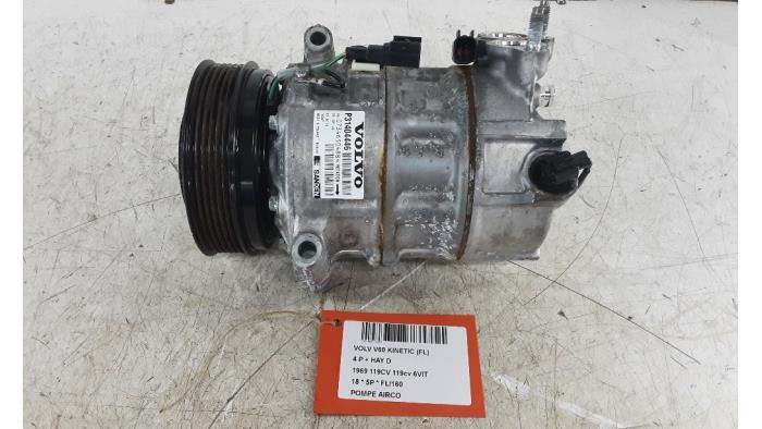 Air conditioning pump from a Volvo V60 I (FW/GW) 2.0 D2 16V 2018