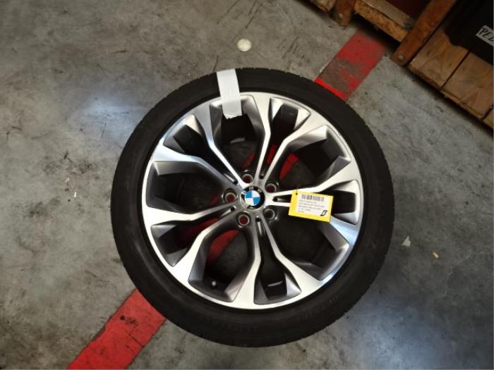 Felge van een BMW X5 (F15) xDrive 30d 3.0 24V 2013