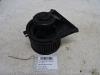 Heating and ventilation fan motor from a Volkswagen New Beetle (9C1/9G1), 1998 / 2010 1.9 TDI 105, Hatchback, 2-dr, Diesel, 1.896cc, 77kW (105pk), FWD, BSW, 2005-07 / 2010-09, 9C1 2009