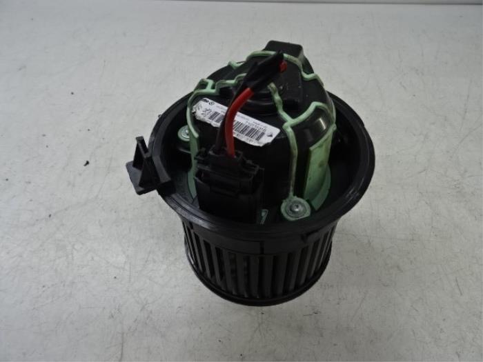 Motor de ventilador de calefactor de un Citroën DS4 (NX) 1.6 BlueHDI 115 2016