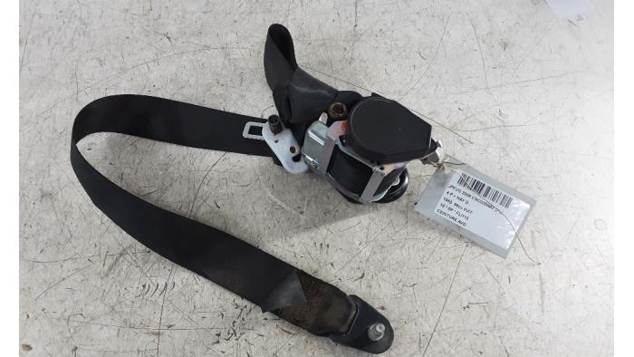 Front seatbelt, right from a Peugeot 2008 (CU) 1.6 Blue HDi 100 2018
