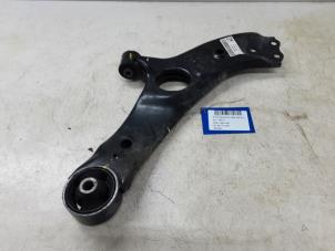 Used Front wishbone, right Hyundai Santa Fe III (DM) 2.2 CRDi R 16V 4x2 Price € 149,99 Inclusive VAT offered by Collignon & Fils