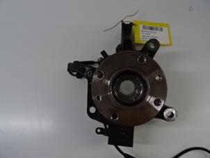 Used Front wheel hub Renault Captur (2R) 1.2 TCE 16V EDC Price on request offered by Collignon & Fils