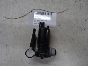 Used Windscreen washer pump Ford B-Max (JK8) 1.0 EcoBoost 12V 100 Price € 19,99 Inclusive VAT offered by Collignon & Fils