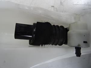 Used Windscreen washer pump Audi Q7 (4MB/4MG) 3.0 TDI V6 24V Ultra Price € 30,00 Inclusive VAT offered by Collignon & Fils
