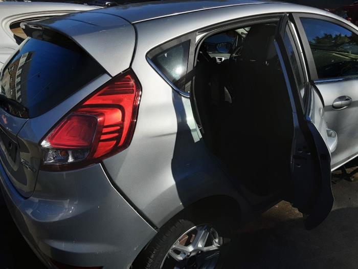 Garde-boue arrière droite d'un Ford Fiesta 6 (JA8) 1.0 EcoBoost 12V 100 2015
