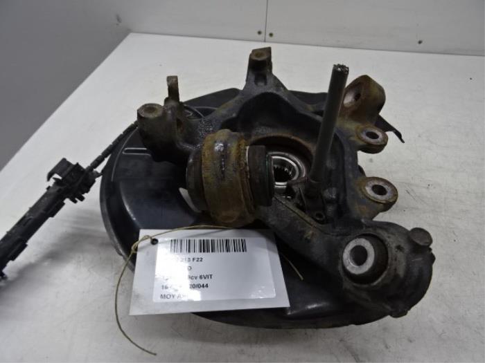 Knuckle, rear left from a BMW 2 serie (F22) 218d 2.0 16V 2016