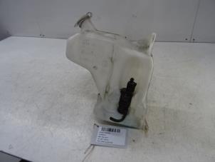 Used Front windscreen washer reservoir Smart Fortwo Cabrio (451.4) 1.0 52 kW Price € 25,00 Inclusive VAT offered by Collignon & Fils