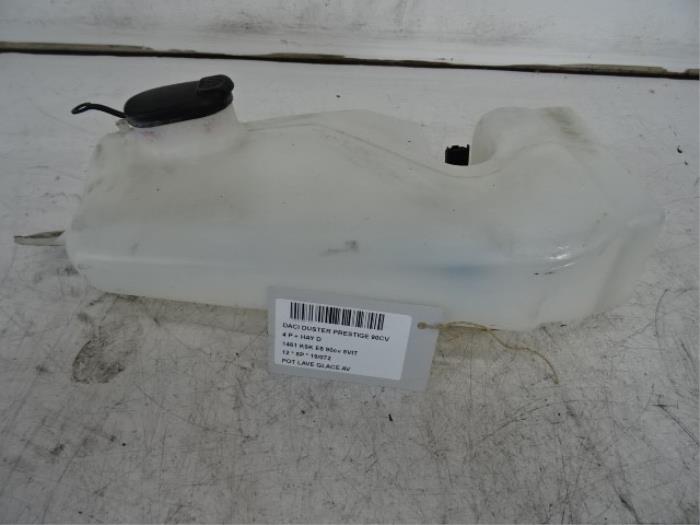 Front windscreen washer reservoir from a Dacia Duster (HS) 1.5 dCi 2012