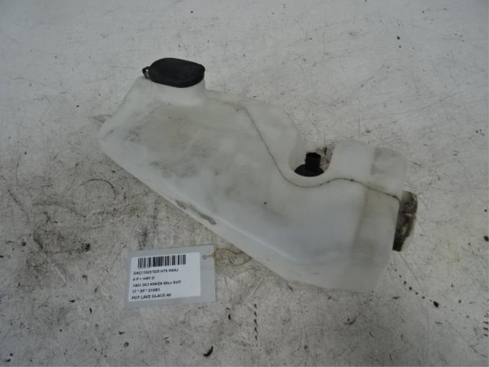 Front windscreen washer reservoir from a Dacia Duster (HS) 1.5 dCi 2017