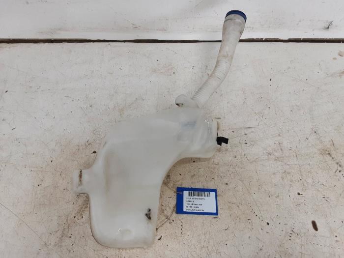 Front windscreen washer reservoir from a Peugeot 307 SW (3H) 1.6 HDi 16V 2006