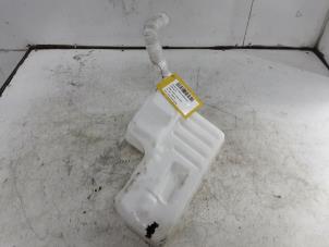 Used Front windscreen washer reservoir Skoda Octavia Combi (5EAC) 1.6 TDI Greenline 16V Price € 39,99 Inclusive VAT offered by Collignon & Fils