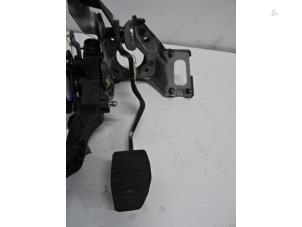 Used Brake pedal Citroen C4 Picasso (UD/UE/UF) 1.6 HDiF 16V 110 Price on request offered by Collignon & Fils
