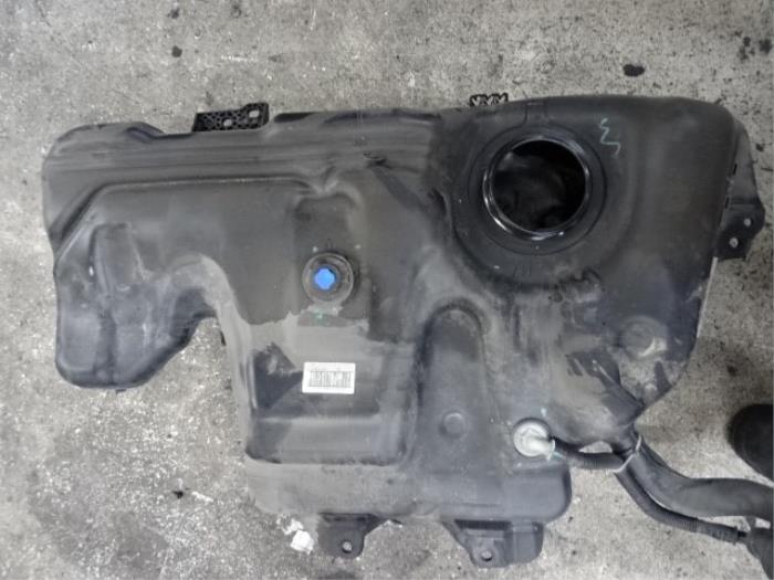 Tank from a Renault Clio IV (5R) 1.5 dCi 75 FAP 2015