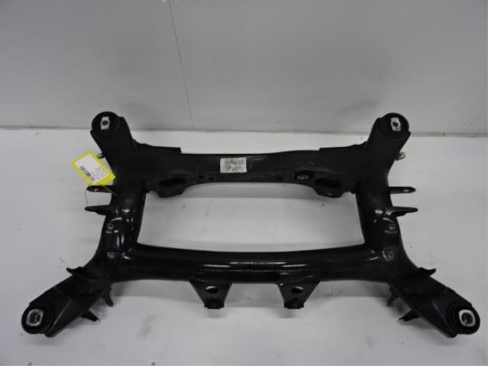 Swing arm from a BMW 1 serie (F20) 116d 1.5 12V TwinPower 2016