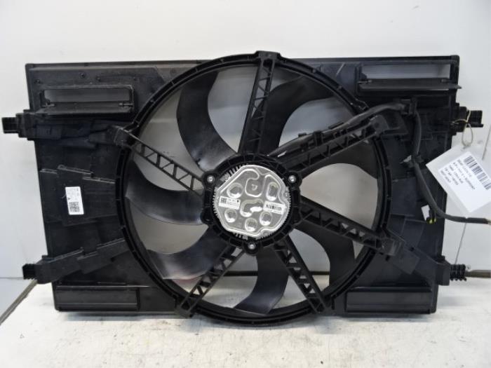 Heating and ventilation fan motor from a Seat Leon (5FB) 1.5 TSI 16V 2019