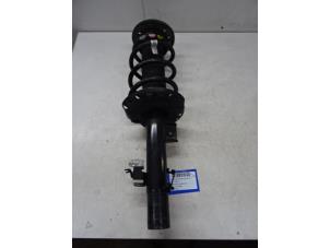 Used Fronts shock absorber, left Landrover Discovery Sport (LC) 2.0 TD4 150 16V Price € 149,99 Inclusive VAT offered by Collignon & Fils