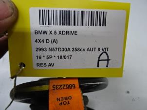 Usados Tornillo de resorte delante BMW X5 (F15) xDrive 30d 3.0 24V Precio de solicitud ofrecido por Collignon & Fils