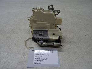 Used Door lock cylinder, right Porsche Panamera (970) 4.8 V8 32V S Price € 75,00 Inclusive VAT offered by Collignon & Fils