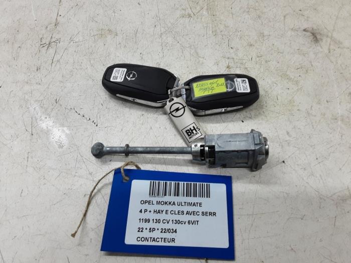 Ignition lock + key from a Opel Mokka 1.2 Turbo 12V 2022