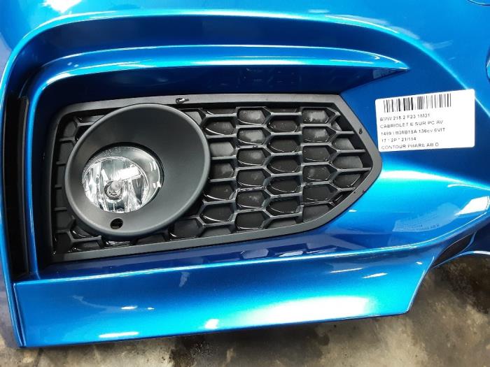 Cubierta luz antiniebla derecha de un BMW 2 serie (F23) 218i 1.5 TwinPower Turbo 12V 2017