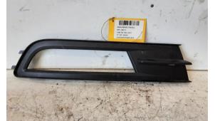 Used Fog light cover plate, right Volkswagen Passat (3G2) 1.6 TDI 16V Price € 19,99 Inclusive VAT offered by Collignon & Fils
