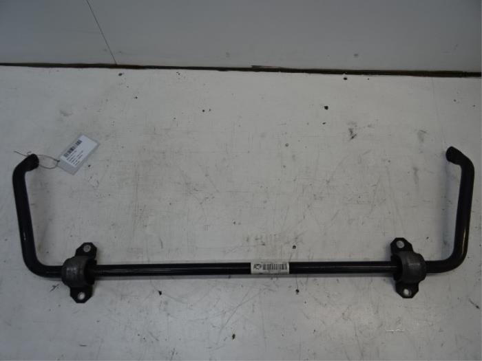 Front anti-roll bar from a BMW 3 serie (F30) 316d 2.0 16V 2013