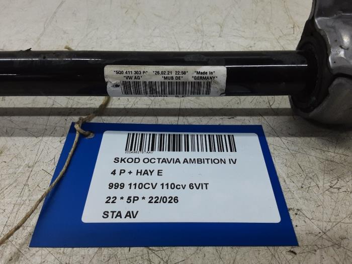 Front anti-roll bar from a Skoda Octavia (NXAA) 1.0 TSI 12V 2022