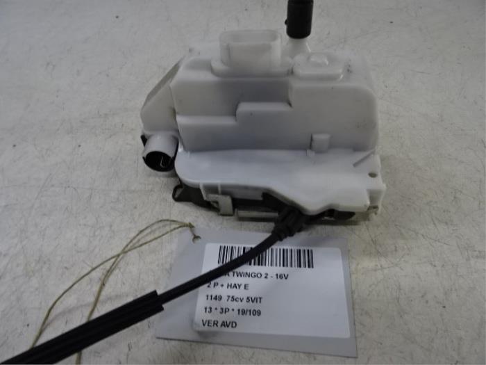 Door lock cylinder, right from a Renault Twingo II (CN) 1.2 16V 2013