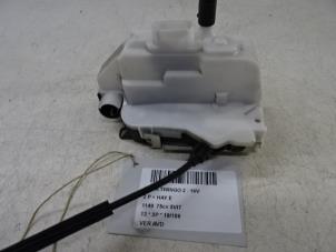Used Door lock cylinder, right Renault Twingo II (CN) 1.2 16V Price € 50,00 Inclusive VAT offered by Collignon & Fils