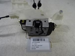 Used Door lock cylinder, right Jeep Renegade (BU) 1.6 Multijet 16V Price € 50,00 Inclusive VAT offered by Collignon & Fils