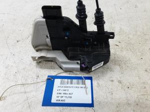 Used Door lock cylinder, right Hyundai Santa Fe III (DM) 2.2 CRDi R 16V 4x2 Price € 50,00 Inclusive VAT offered by Collignon & Fils