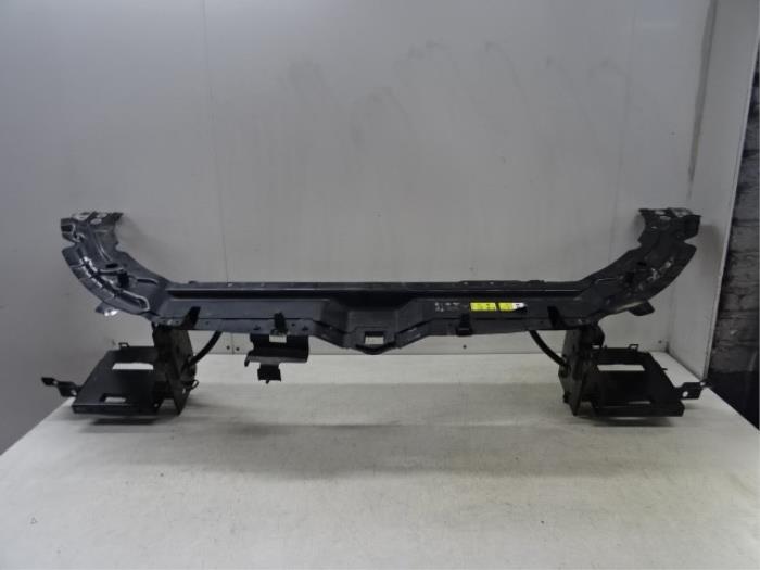 Panel frontal de un Land Rover Discovery Sport (LC) 2.0 TD4 150 16V 2019