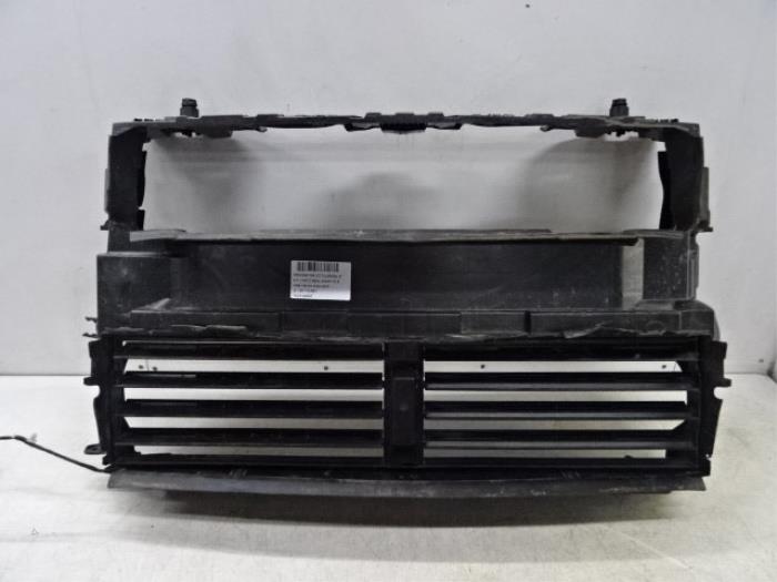 Panel frontal de un MINI Clubman (F54) 1.5 One D 12V 2021