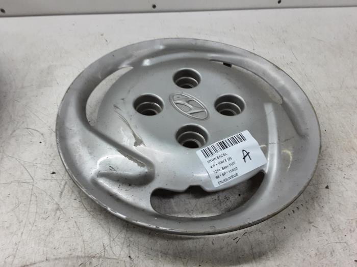 Używane Kolpak Hyundai Pony Cena € 9,99 Z VAT oferowane przez Collignon & Fils