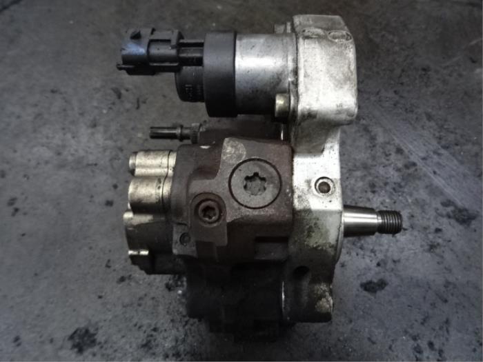 Begagnade Högtryckspump Renault Laguna Pris € 150,00 Inklusive moms erbjuds av Collignon & Fils