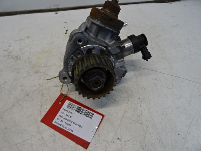 Begagnade Högtryckspump Peugeot 206 PLUS Pris € 150,00 Inklusive moms erbjuds av Collignon & Fils