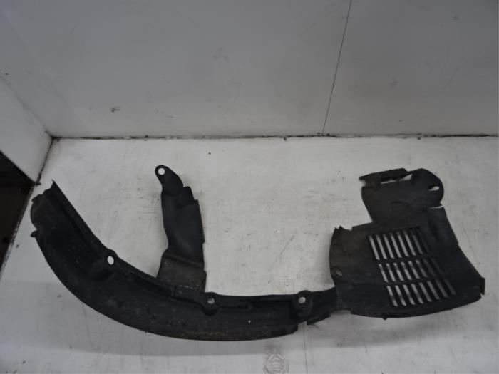 Usados Protector interno Renault Twingo Precio € 15,00 IVA incluido ofrecido por Collignon & Fils