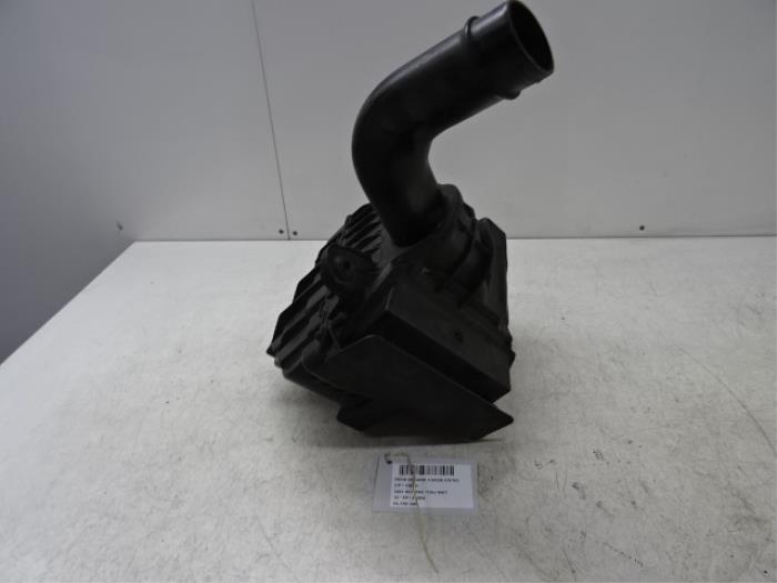 Begagnade Luftfilter Renault Megane Pris € 40,00 Inklusive moms erbjuds av Collignon & Fils