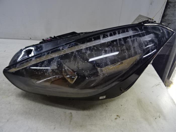 Używane Reflektor lewy BMW Z4 Cena € 300,00 Z VAT oferowane przez Collignon & Fils