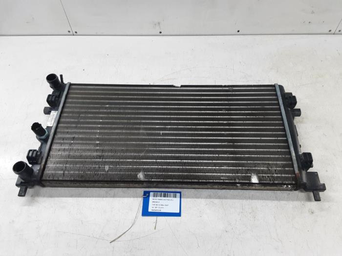 Używane Chlodnica Skoda Fabia Cena € 75,00 Z VAT oferowane przez Collignon & Fils