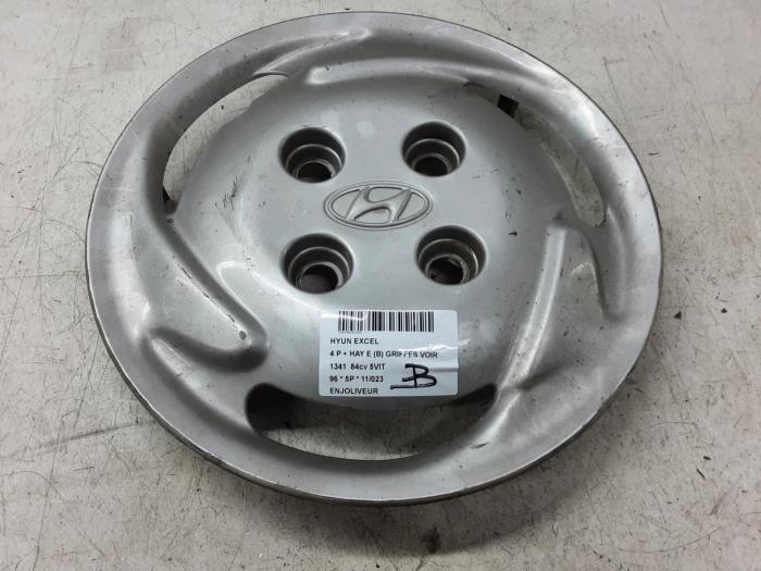 Używane Kolpak Hyundai Pony Cena € 9,99 Z VAT oferowane przez Collignon & Fils