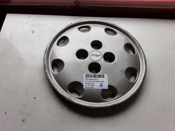 Używane Kolpak Fiat Cinquecento Cena € 9,99 Z VAT oferowane przez Collignon & Fils