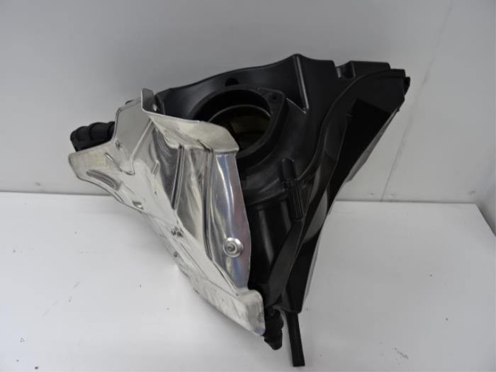 Begagnade Luftfilter Audi A4 Pris € 40,00 Inklusive moms erbjuds av Collignon & Fils