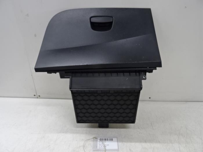 Używane Schowek Seat Ibiza Cena € 40,00 Z VAT oferowane przez Collignon & Fils