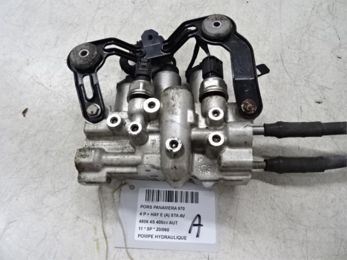 Używane Pompa hydrauliczna Porsche Panamera Cena € 450,00 Z VAT oferowane przez Collignon & Fils
