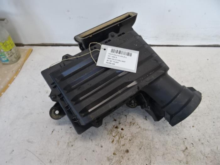 Begagnade Luftfilter Volkswagen Golf Pris € 75,00 Inklusive moms erbjuds av Collignon & Fils
