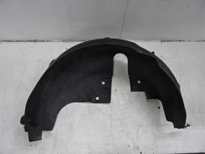 Usados Protector interno Renault Clio Precio € 40,00 IVA incluido ofrecido por Collignon & Fils